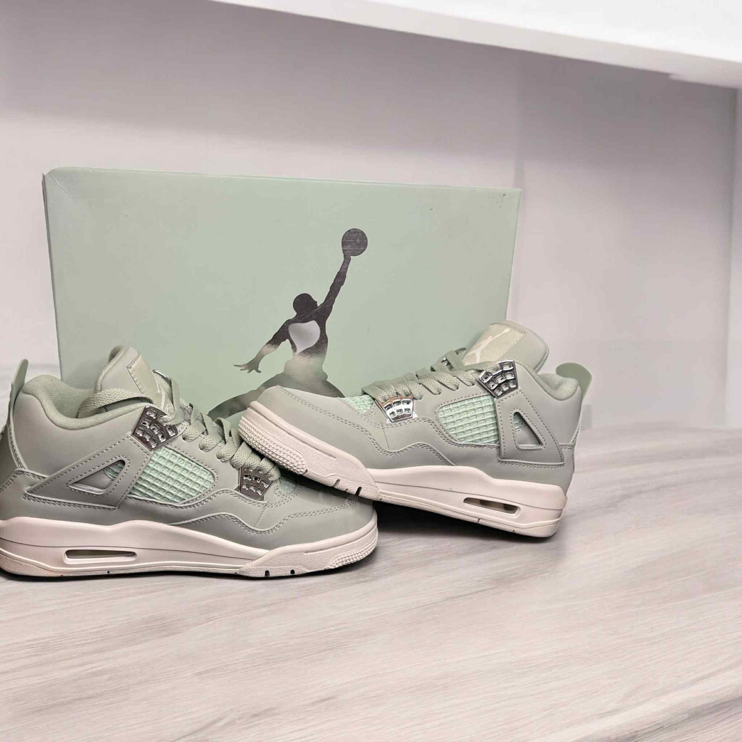 AIR JORDAN 4 RETRO