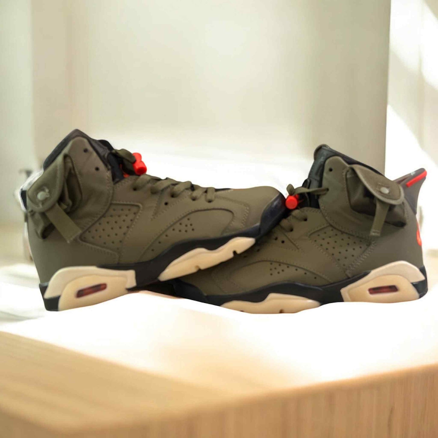 TRAVIZ SCOTT JORDAN 6